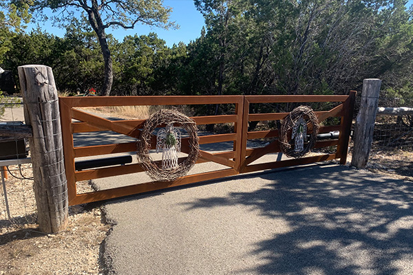 Drive Thru Gates - Fences of Texas Hill Country, Moeller Ranch